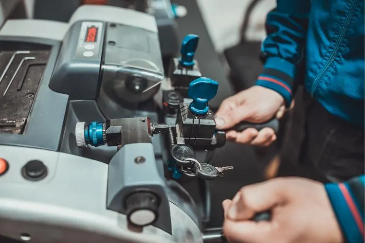 Duplicado de llaves en Barranquilla — corte de llaves convencionales, de seguridad y codificadas en local o a domicilio